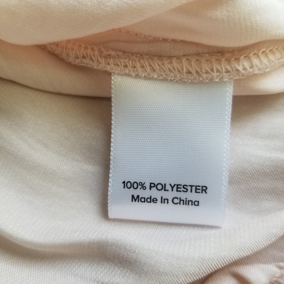 Evereve Rosalie Satin Surplice Long Sleeve Top Size Small - Picture 9 of 12